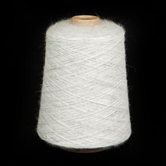 5489 - 28% Baby Alpaka, 25% Kaschmir, 15% Maulbeerseide, 5% Merino extrafein, 7% Viskose 20% Polyamid