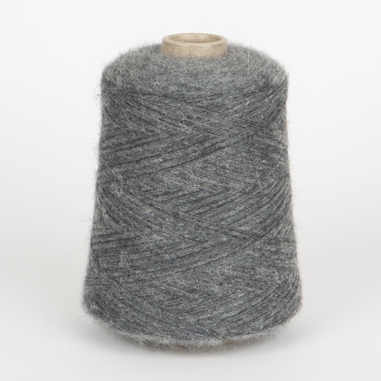 5490 - 50% Merino extrafein, 28% Baby Alpaka, 22% Polyamid