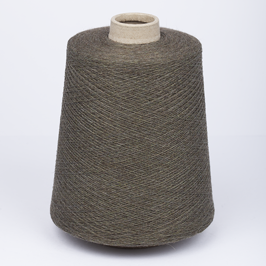 8062 - 30% Kaschmir, 20% Merino Schurwolle extrafein, 30% Viskose, 20% Polyamid